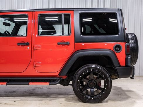 Used 2015 Jeep Wrangler Unlimited Sport w/ Connectivity Group AWD/4WD image 4