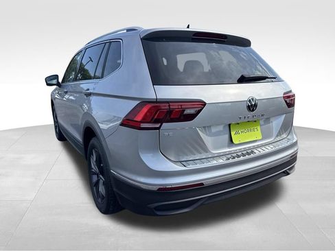 Used 2023 Volkswagen Tiguan SE FWD image 11