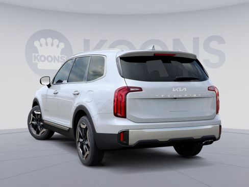 New 2025 Kia Telluride S image 5