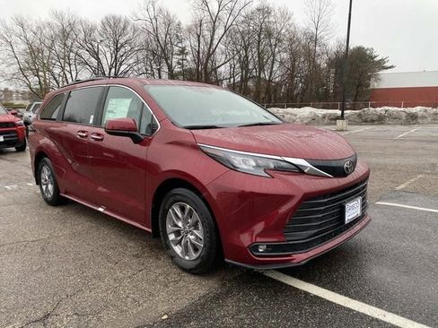New 2026 Toyota Sienna XLE image 1