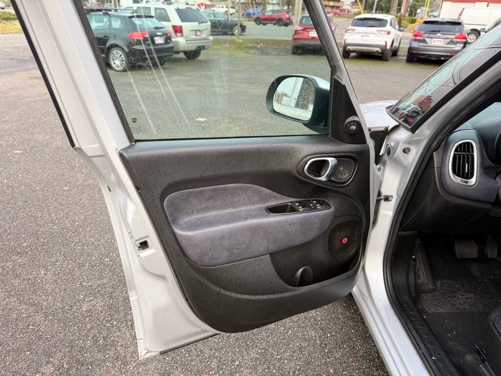 Used 2014 FIAT 500L Lounge FWD image 12