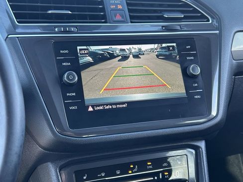 Certified 2023 Volkswagen Tiguan SE image 23