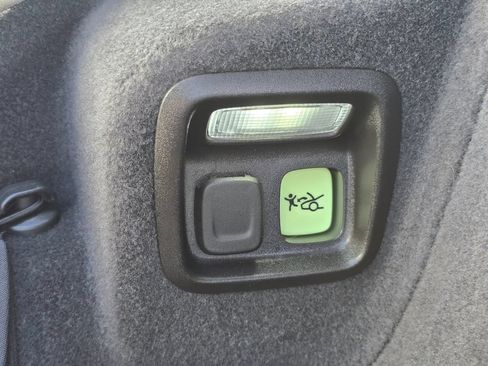Used 2022 Chevrolet Corvette Stingray Premium Cpe RWD image 19