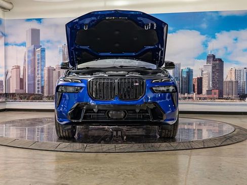 Used 2026 BMW X7 M60i w/ M Sport Professional Package image 4
