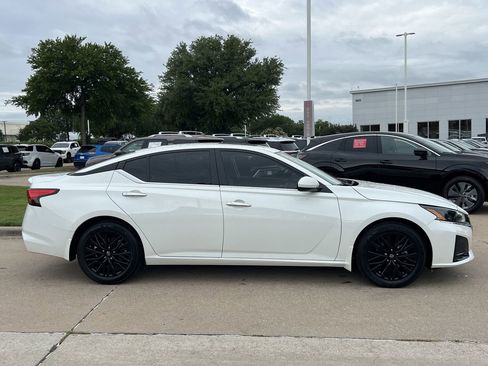 Certified 2025 Nissan Altima 2.5 SV w/ SV Special Edition Package FWD image 3