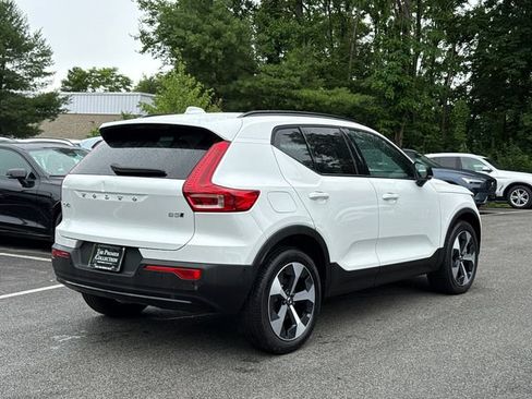 Used 2026 Volvo XC40 B5 Plus AWD/4WD image 8