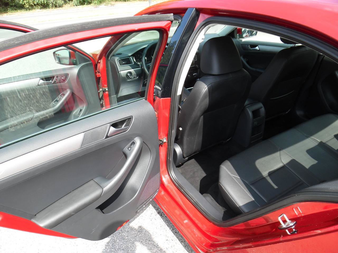 Used 2017 Volkswagen Jetta SE FWD image 18