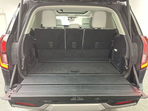 Used 2025 Ford Expedition Platinum w/ Platinum Ultimate Package AWD/4WD image 3