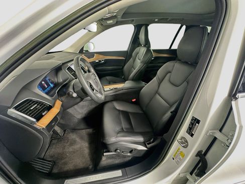 Used 2023 Volvo XC90 B6 Plus w/ Protection Package Premier AWD/4WD image 13