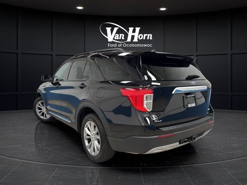 Used 2023 Ford Explorer XLT w/ Equipment Group 202A AWD/4WD image 5