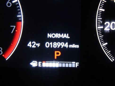 Used 2025 Honda HR-V Sport image 33