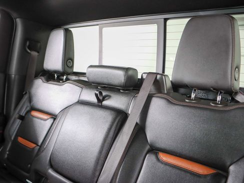 Used 2023 GMC Sierra 1500 AT4 w/ AT4 Preferred Package image 29