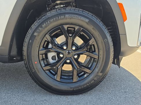 New 2026 Jeep Grand Cherokee Altitude AWD/4WD image 12