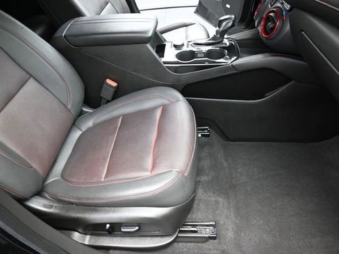 Used 2021 Chevrolet Blazer RS w/ Enhanced Convenience Package image 26