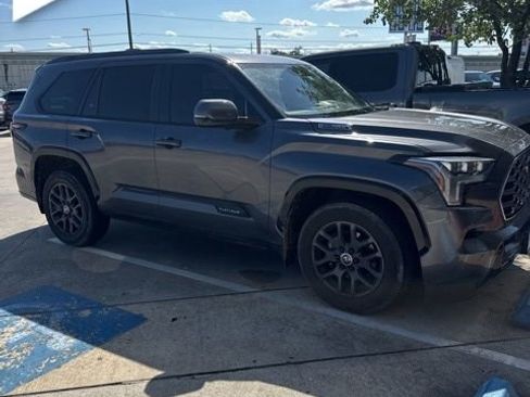 Used 2024 Toyota Sequoia Platinum AWD/4WD image 2