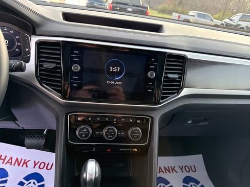 Used 2023 Volkswagen Atlas SE w/ Panoramic Sunroof Package image 16