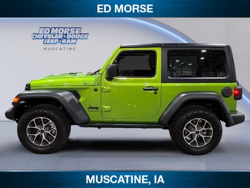 Used 2025 Jeep Wrangler Sport AWD/4WD image 2