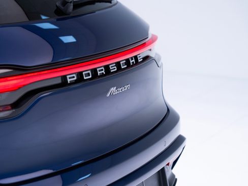 Certified 2026 Porsche Macan AWD/4WD image 13