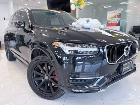 Used 2017 Volvo XC90 T6 Momentum w/ Vision Package AWD/4WD image 3