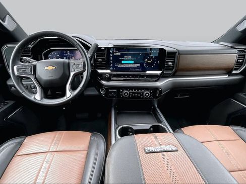 Used 2024 Chevrolet Silverado 2500 High Country w/ Technology Package AWD/4WD image 14