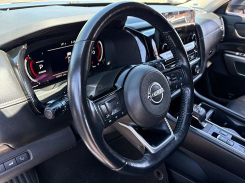 Used 2022 Nissan Pathfinder Platinum w/ Cargo Package FWD image 9