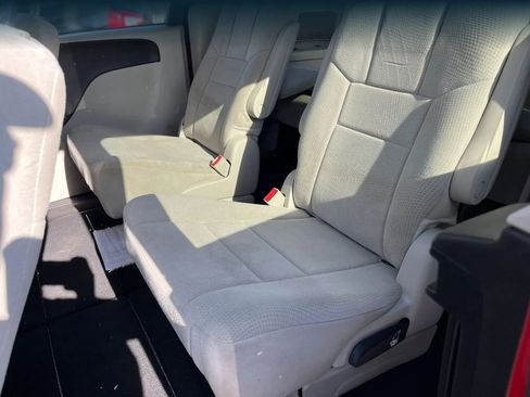 Used 2013 Dodge Grand Caravan SXT image 7