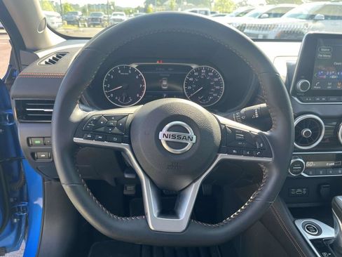 Used 2022 Nissan Sentra SR w/ Electronics Package FWD image 17