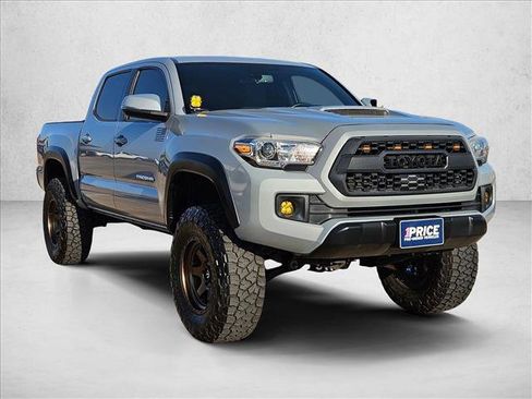 Used 2019 Toyota Tacoma TRD Off-Road w/ Technology Package image 3