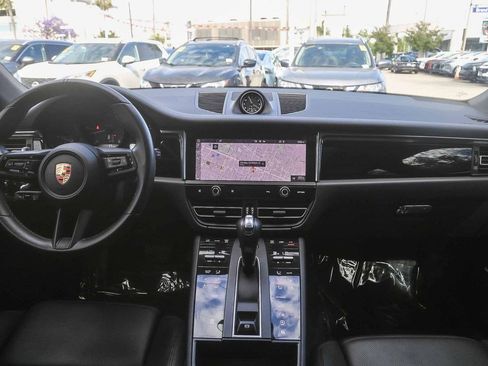 Used 2023 Porsche Macan Turbo image 12