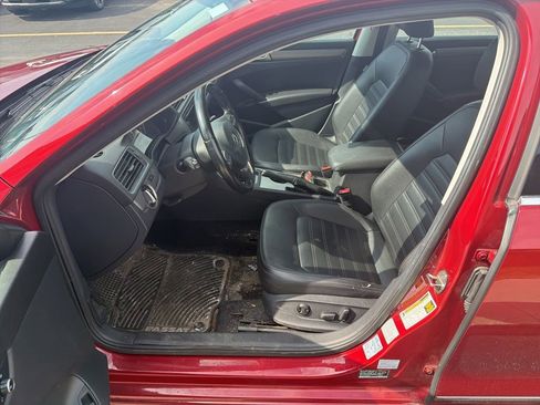 Used 2015 Volkswagen Passat 1.8T Sport FWD image 4