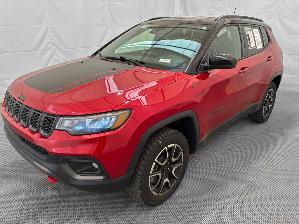 Used 2025 Jeep Compass Trailhawk AWD/4WD image 1