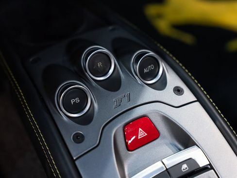 Certified 2014 Ferrari 458 Spider RWD image 38