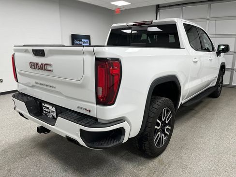 Used 2022 GMC Sierra 1500 AT4 w/ AT4 Premium Package AWD/4WD image 9