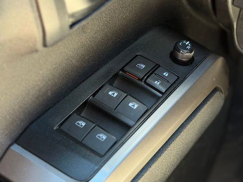 Used 2023 Toyota Tacoma SR5 AWD/4WD image 19