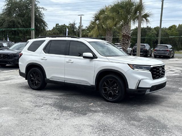 New 2025 Honda Pilot Touring image 5