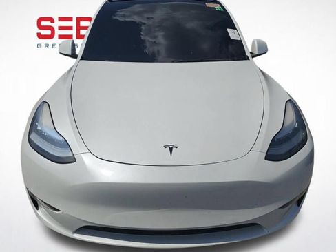 Used 2021 Tesla Model Y Long Range AWD/4WD image 3