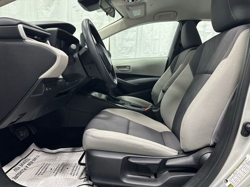 Used 2025 Toyota Corolla LE image 14