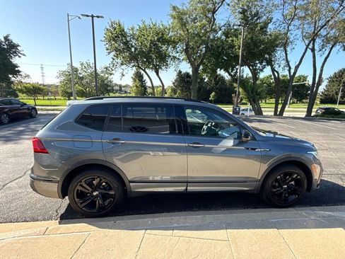 Used 2024 Volkswagen Tiguan SE R-Line AWD/4WD image 7