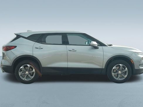 Used 2023 Chevrolet Blazer LT image 10