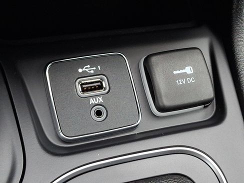 Certified 2020 Jeep Cherokee Latitude Plus w/ Cold Weather Group AWD/4WD image 25