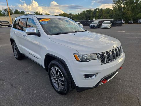 Used 2020 Jeep Grand Cherokee Limited w/ Luxury Group II image 2