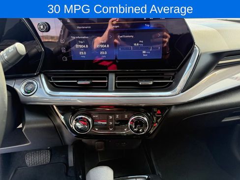 Used 2024 Chevrolet Trax ACTIV image 3