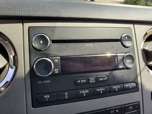 Used 2014 Ford F250 XLT w/ XLT Value Package AWD/4WD image 26