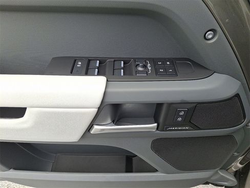 New 2025 Land Rover Defender 110 S image 9