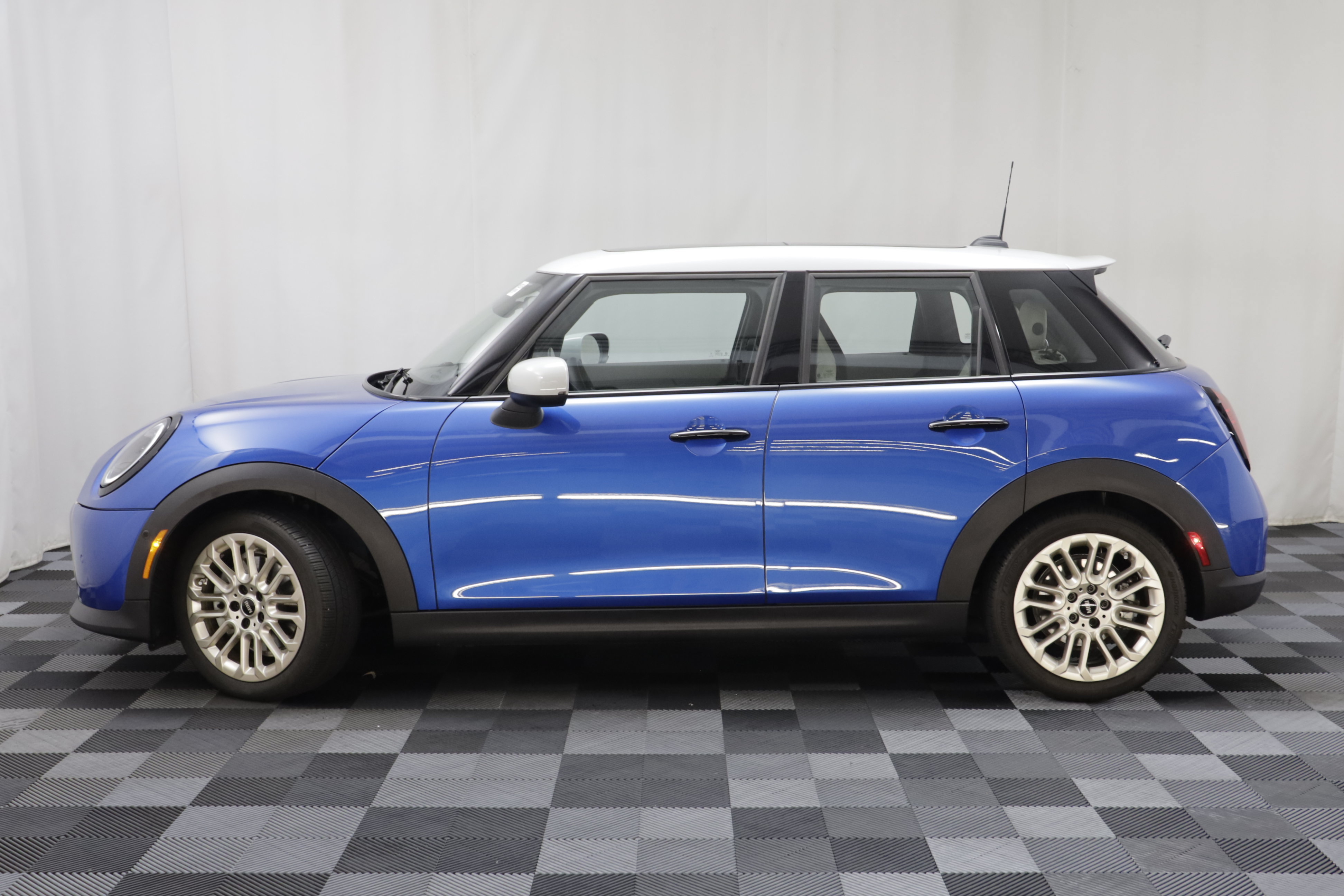Certified 2025 MINI Cooper S FWD image 4