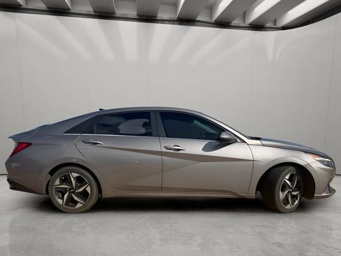 Used 2023 Hyundai Elantra Limited FWD image 7