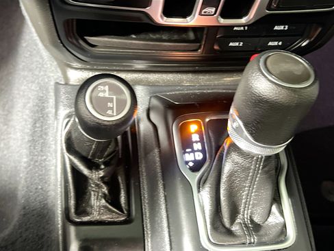 Used 2021 Jeep Wrangler Unlimited Sport image 24