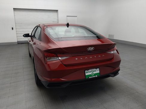Used 2023 Hyundai Elantra SEL w/ Preferred Accessory Package FWD image 6