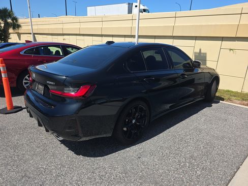 Used 2025 BMW 330i Sedan w/ M Sport Package RWD image 2