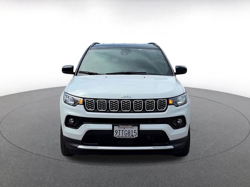 Used 2025 Jeep Compass Limited image 3